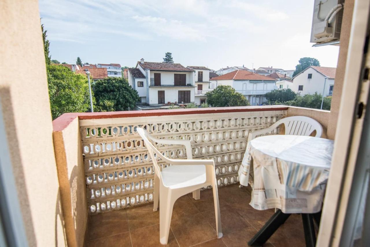 Sobe Rolo Uz More Hotel Biograd Na Moru Exterior foto
