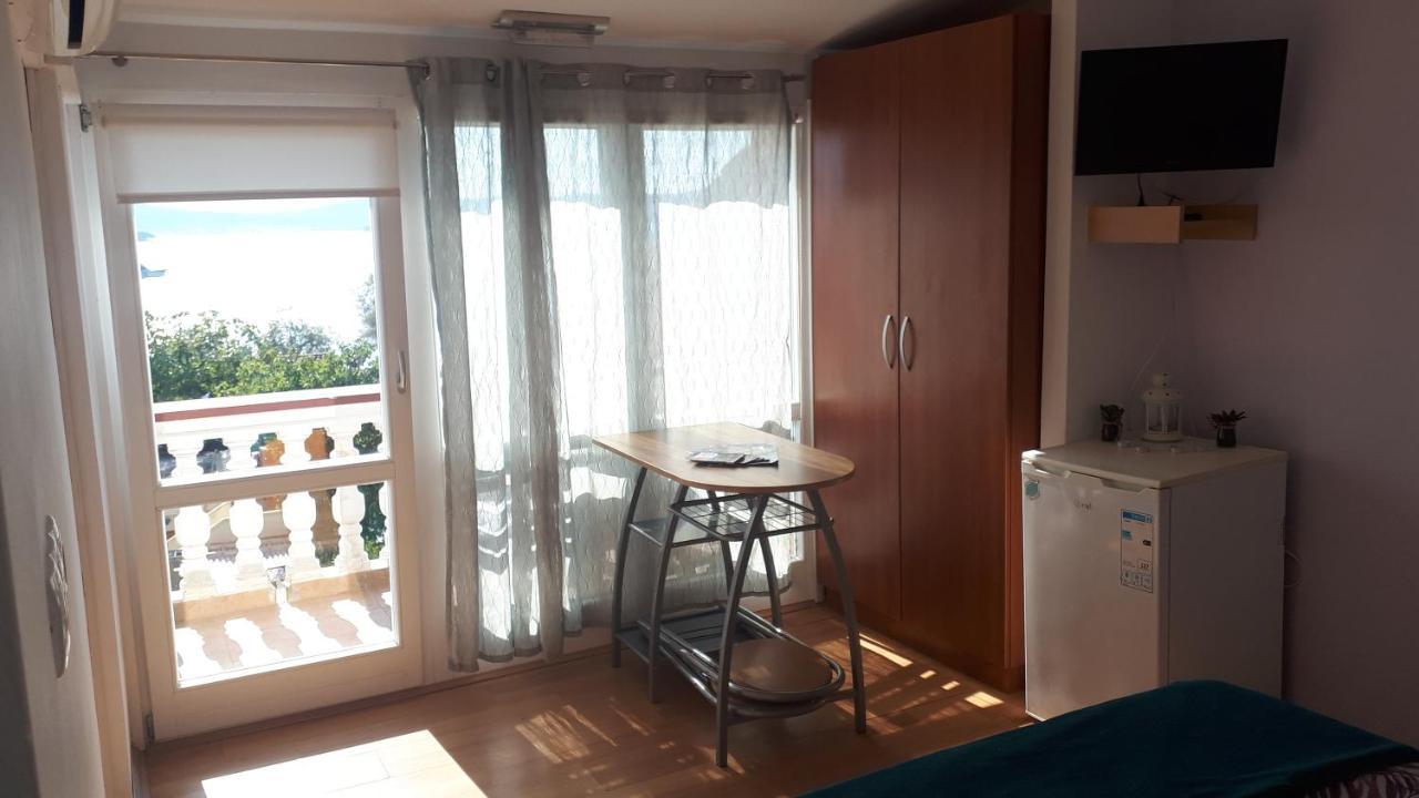 Sobe Rolo Uz More Hotel Biograd Na Moru Exterior foto