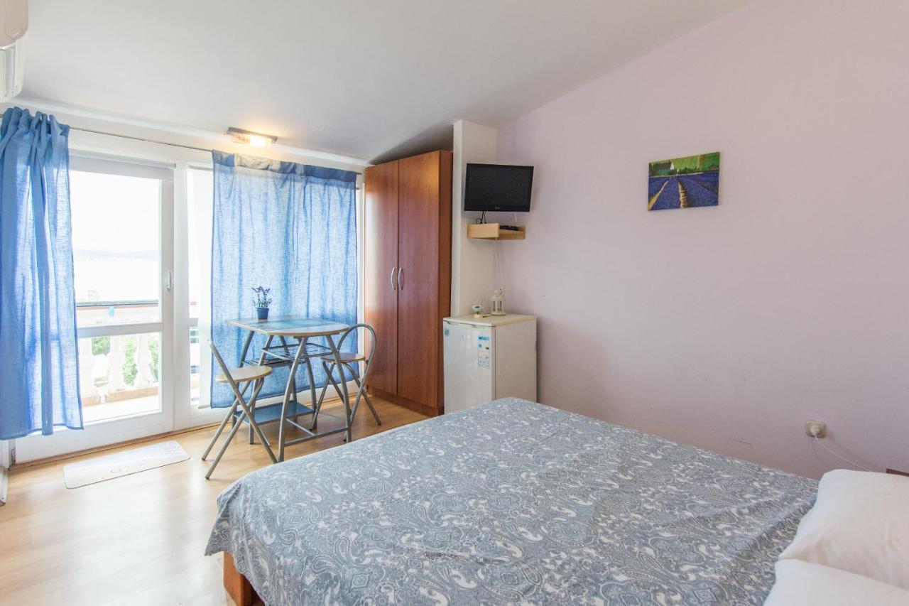 Sobe Rolo Uz More Hotel Biograd Na Moru Exterior foto