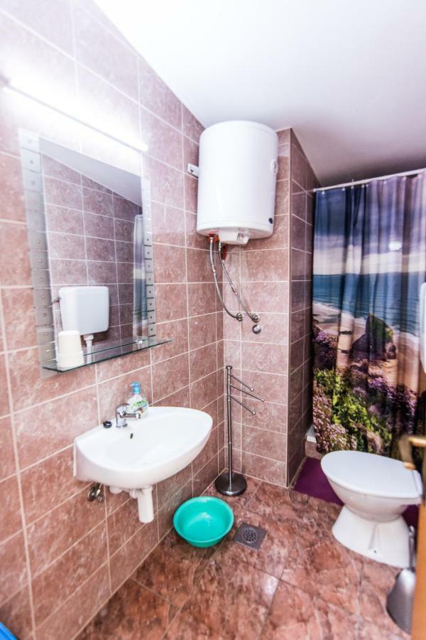 Sobe Rolo Uz More Hotel Biograd Na Moru Exterior foto